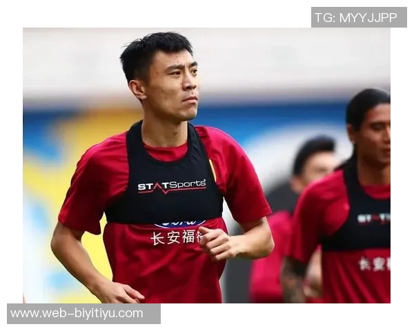 郑铮惊艳吊门击中横梁门将无奈目送球飞过