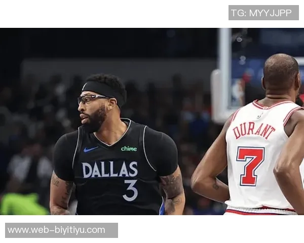 浓眉半场表现出色8投5中贡献12分5篮板1助攻1抢断展现强大实力