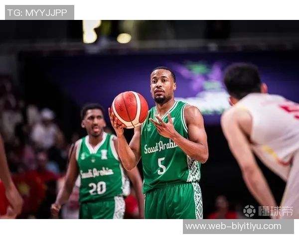 三球半场高效表现砍下23分7篮板4助攻首节独揽15分助力球队奋战